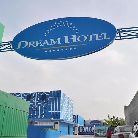 Hotel Dream World Las Piñas Buitenkant foto