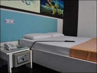 Hotel Dream World Las Piñas Buitenkant foto