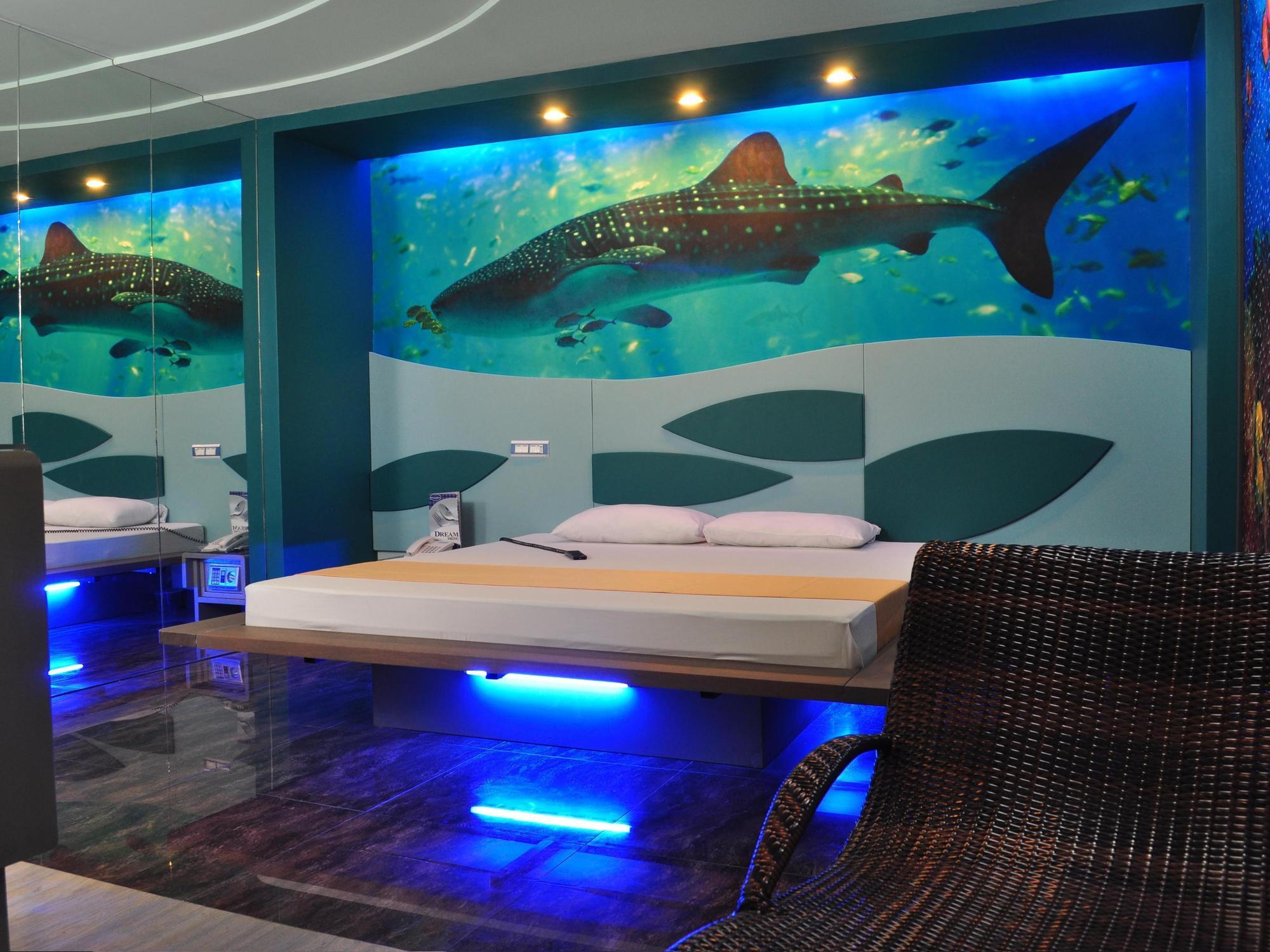 Hotel Dream World Las Piñas Buitenkant foto