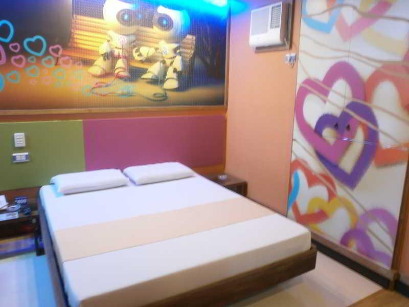 Hotel Dream World Las Piñas Buitenkant foto