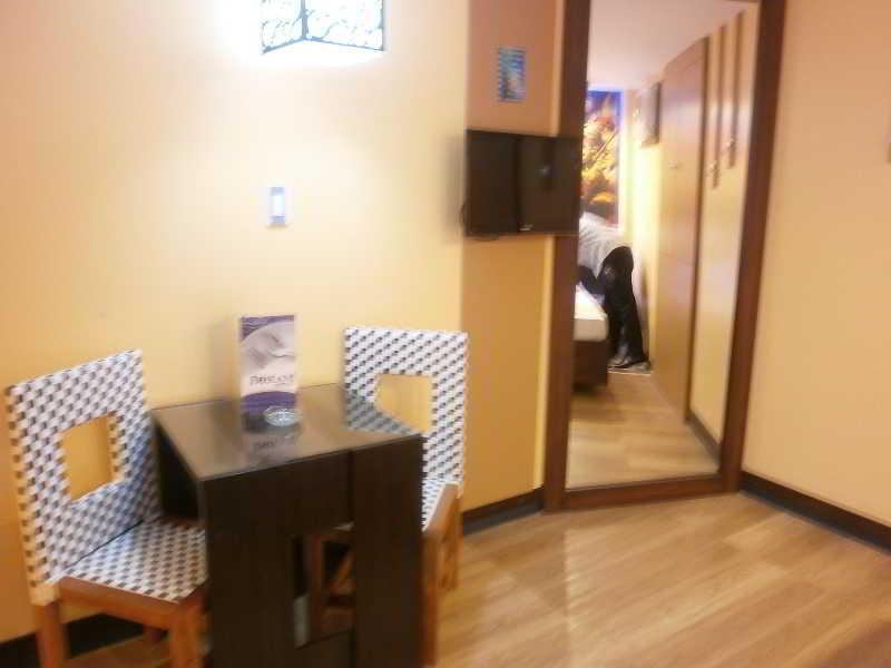 Hotel Dream World Las Piñas Buitenkant foto
